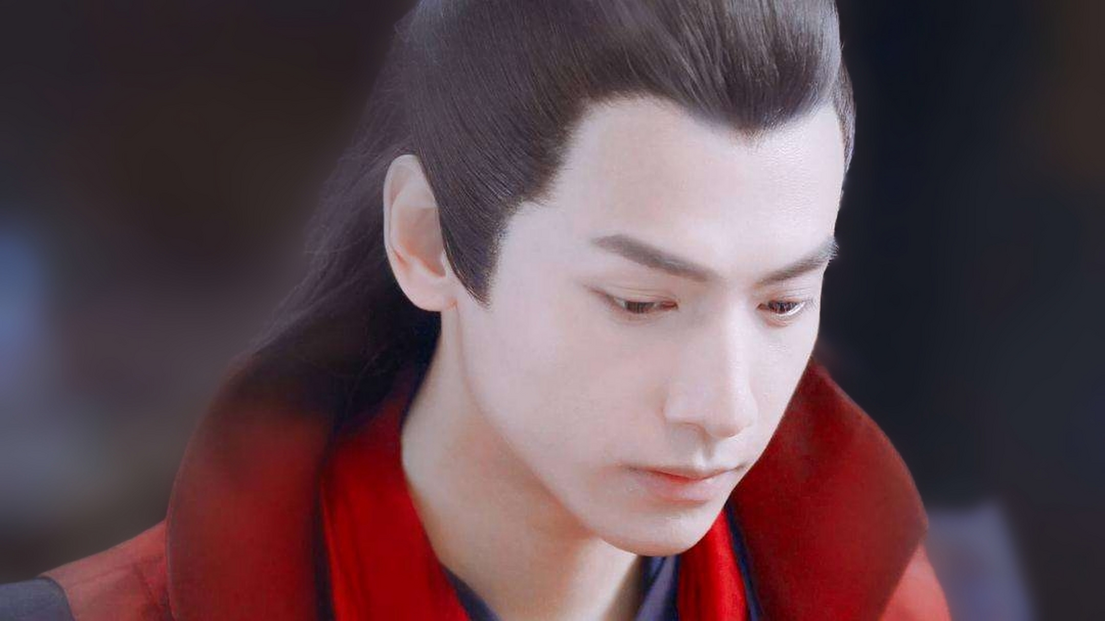 屏里狐美照之余琰 一袭红衣,光耀照人 高冷孤傲,外冷内热 外带略显