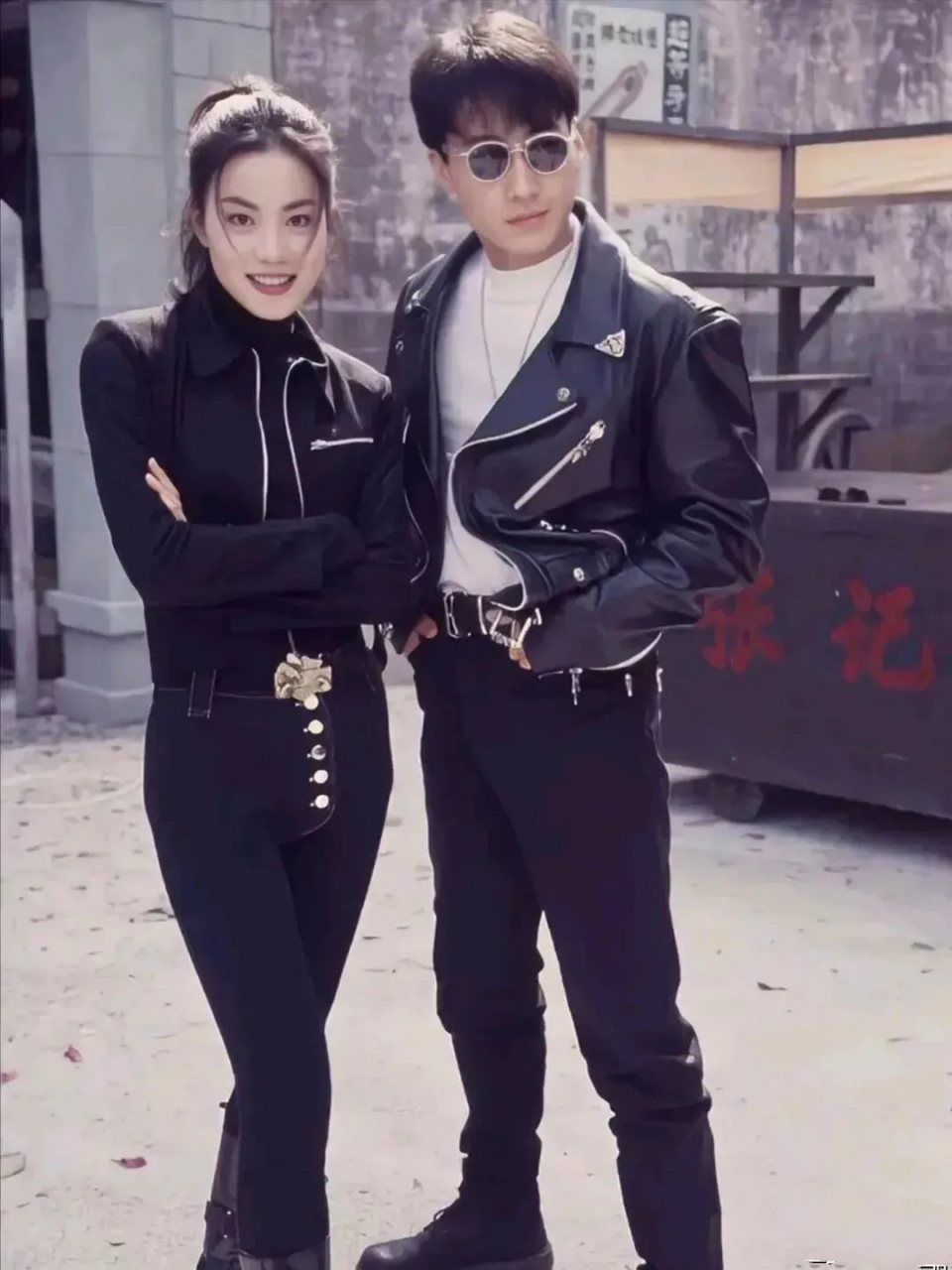 王菲年轻时太漂亮了,怪不得谢霆锋被她迷的神魂颠倒.