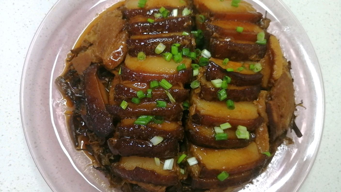 五花肉怎么做好吃?今天教大家做梅干菜扣肉,好吃又下饭