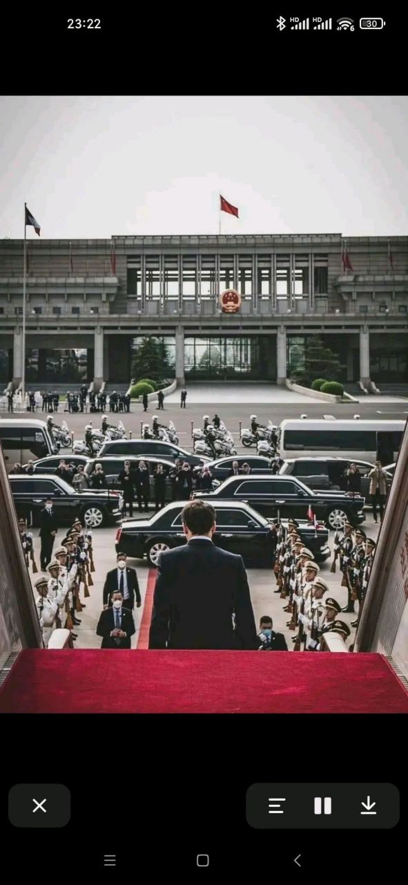 法新社视角的马克龙访华照,法新社的视角还是这么独特!