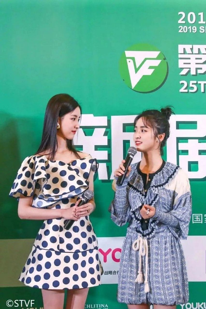 这回终于是沈月陈都灵谢依霖三个人一起来录向往的生活了 6767