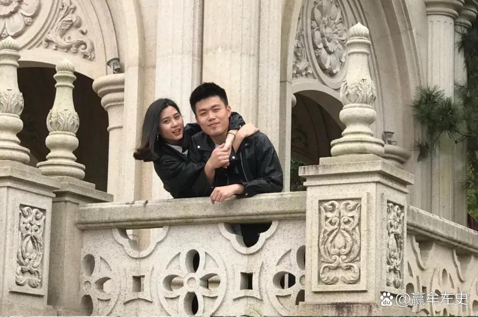 这是一对小夫妻刚结婚时的照片和结婚七年后的照片,婚姻里的七年之痒