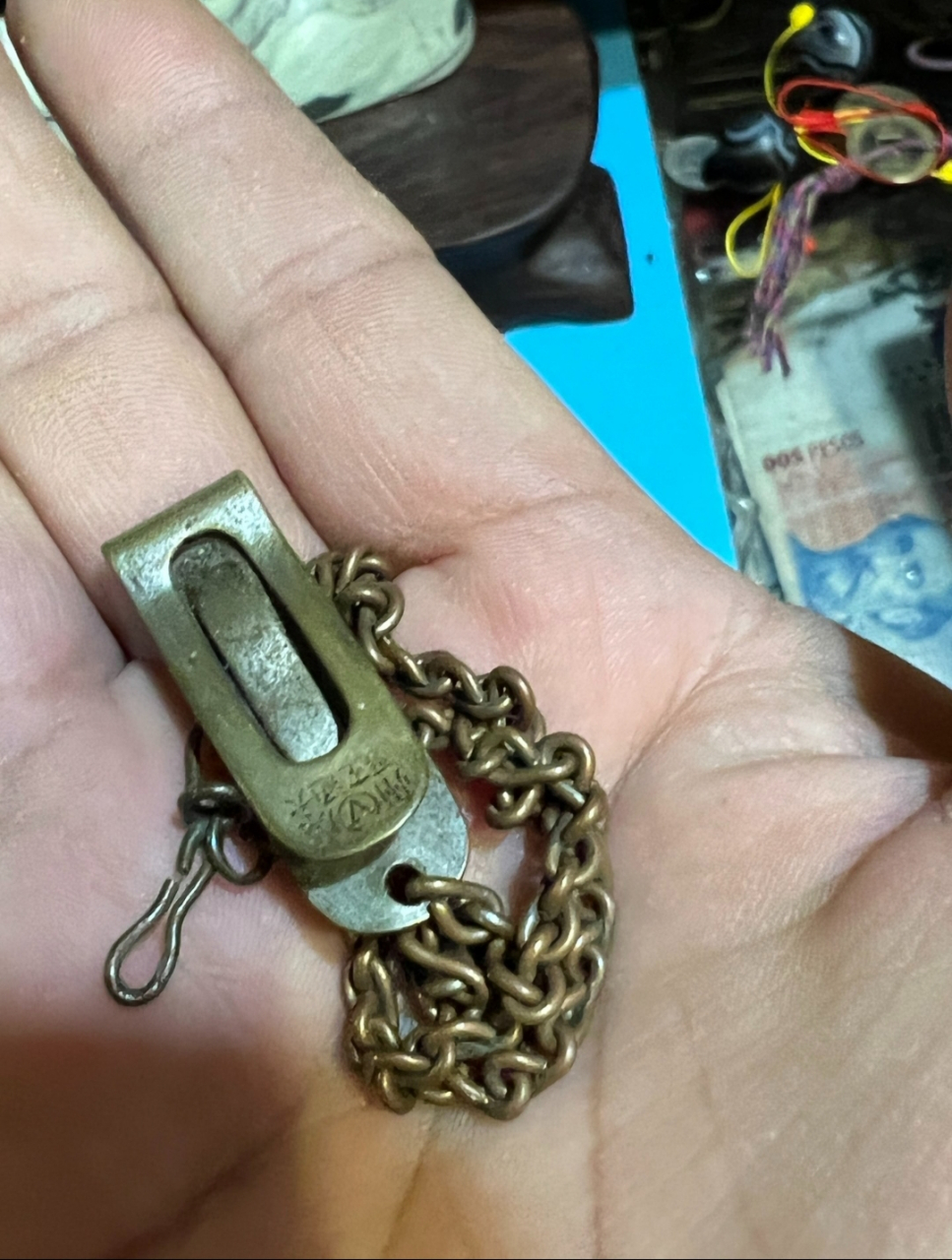 民国-五十年代怀表链子,卡扣为黄铜材质,链子为红铜材质,长度达到十六