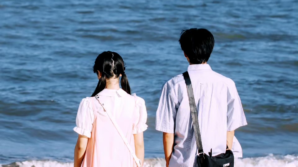 看完《当我飞奔向你》结局后,我找到了多数人热衷于校园剧的原因