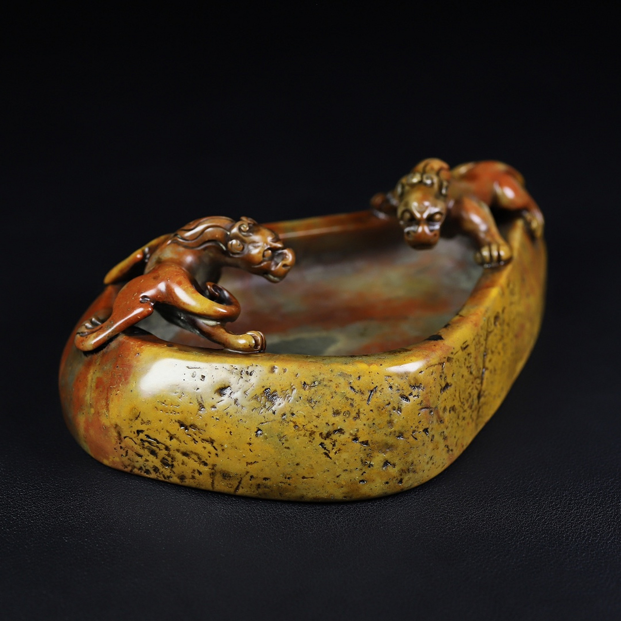 旧藏寿山石原石雕刻双螭虎龙砚台文房摆件,长16.8厘米宽10厘米高5.