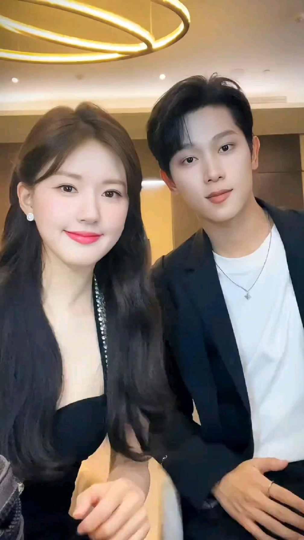 赵露思 张炯敏 好朋友见面啦-度小视