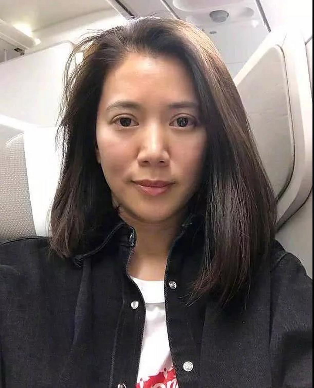 袁咏仪的双眼皮好深邃