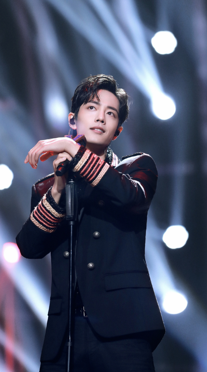 肖战《完美生活》,有点痞帅[滑稽]