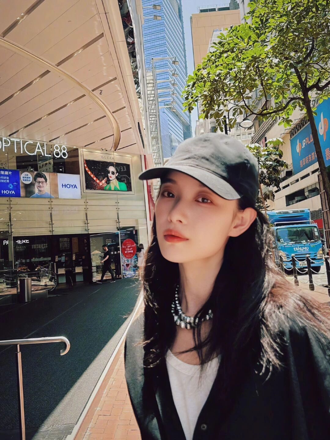 小米珠黑珍珠串单颗叠搭;大 倪妮黑珍珠