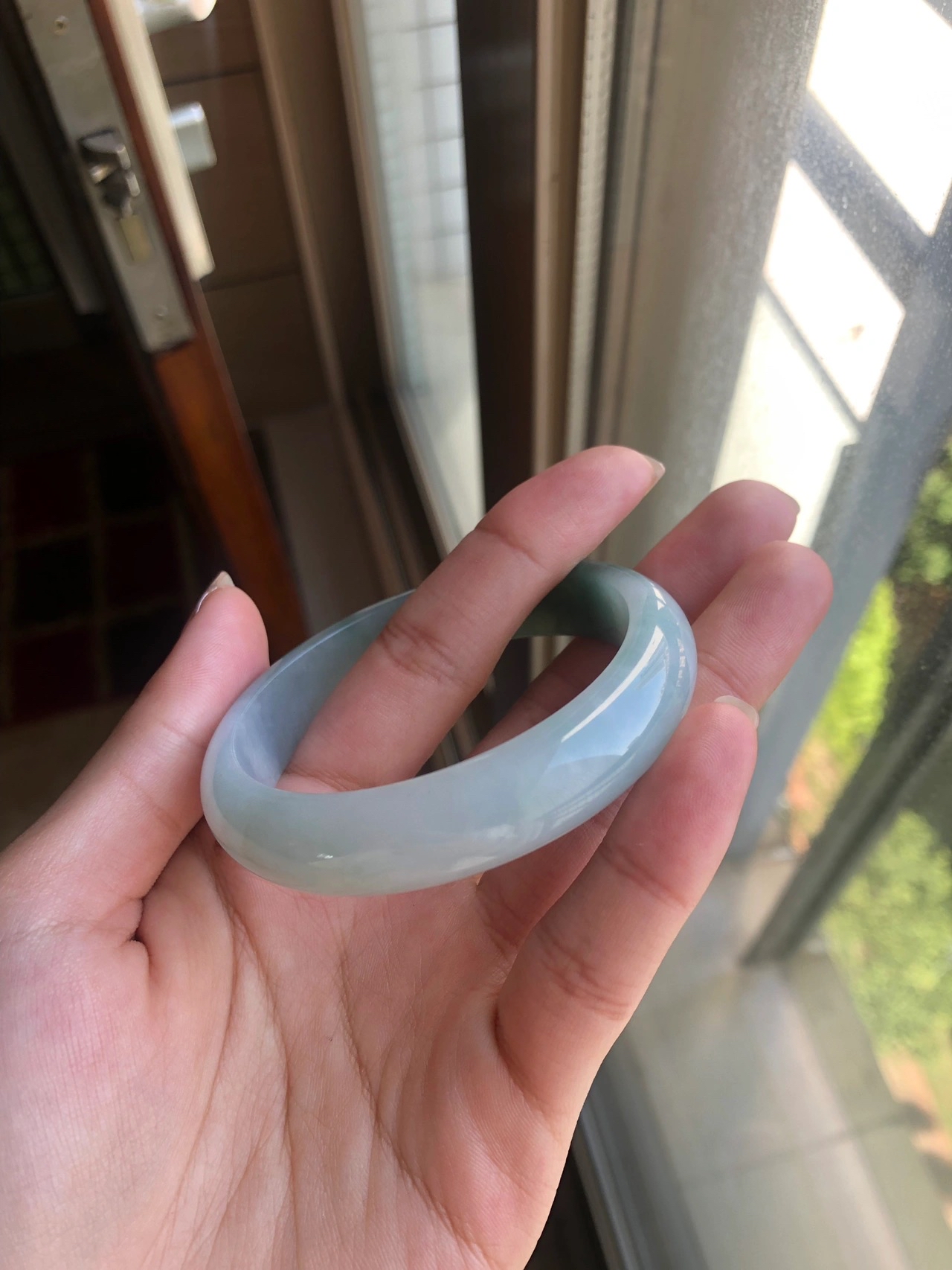 半山水飘花翡翠手镯