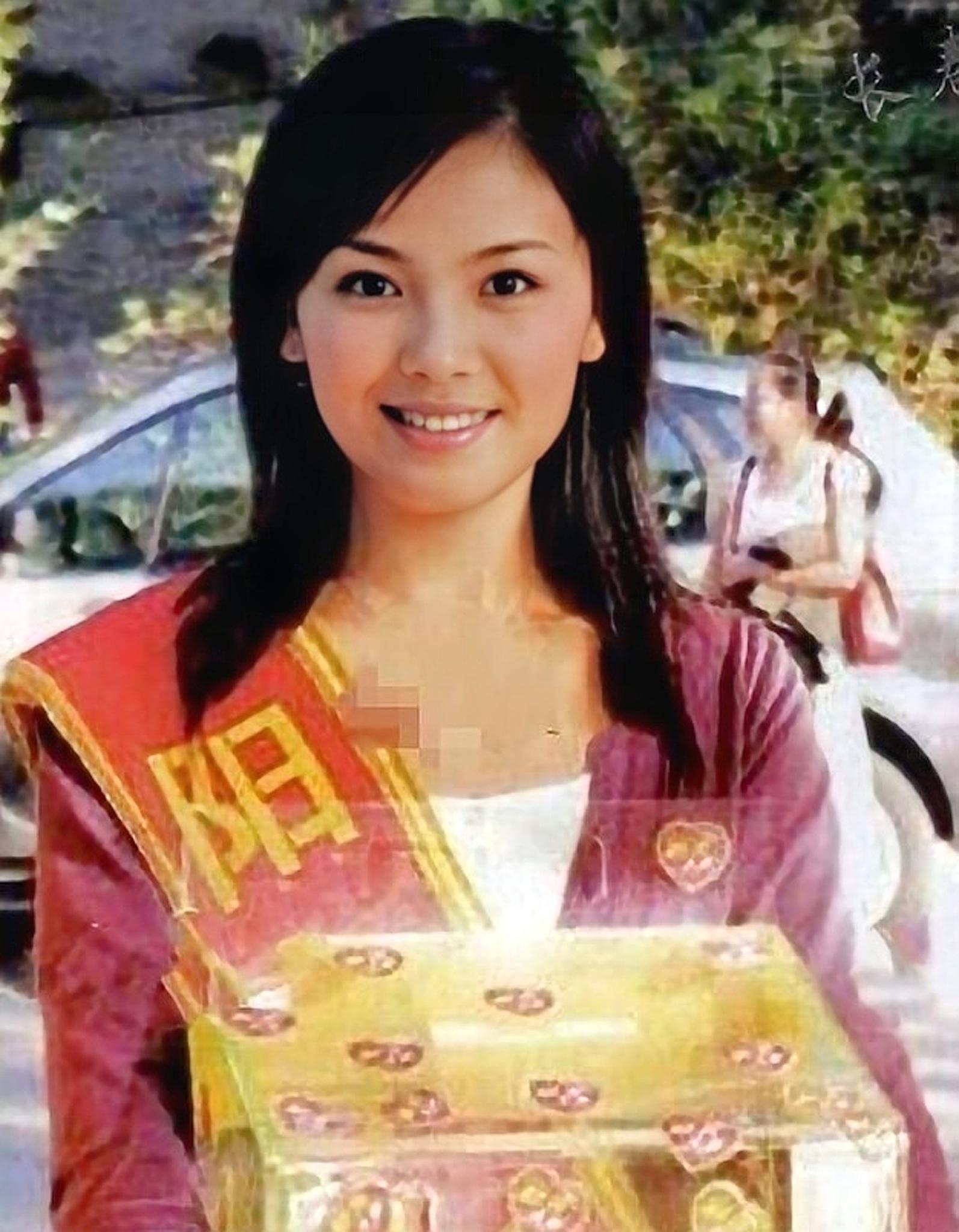 年轻时的刘涛可以说是纯天然美女,美得让人心动