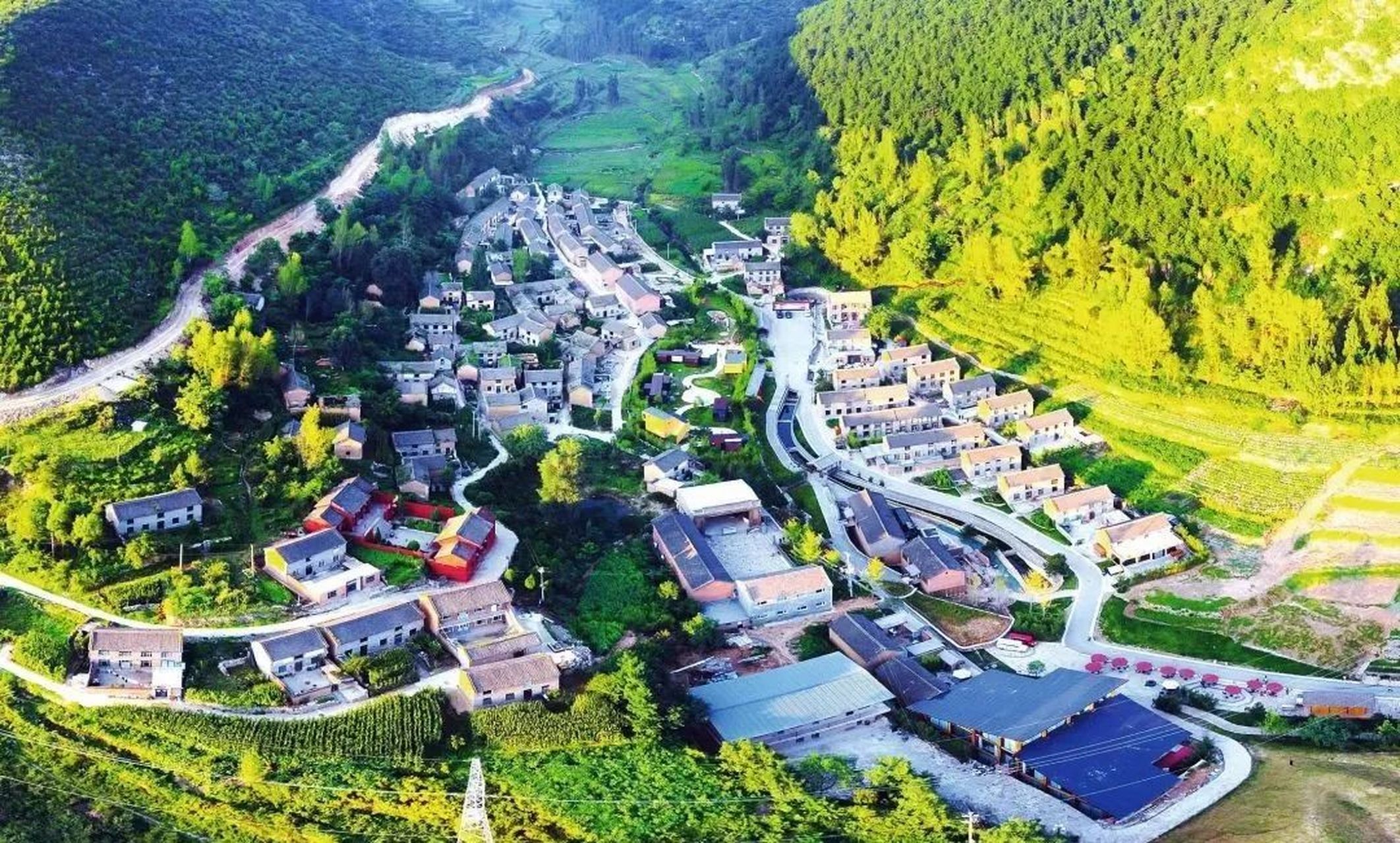 松庙村位于山西陵川县古郊乡境内,毗邻太行一号公路.