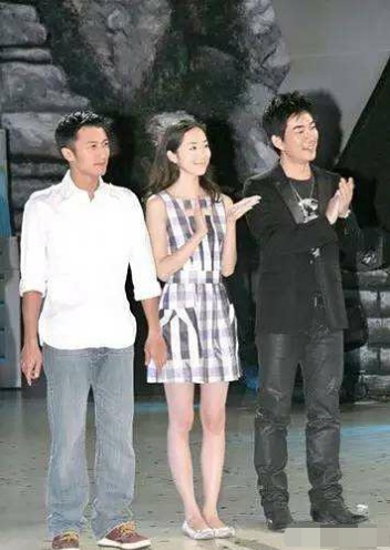 父亲谢贤身高一米八,为什么谢霆锋却这么矮?