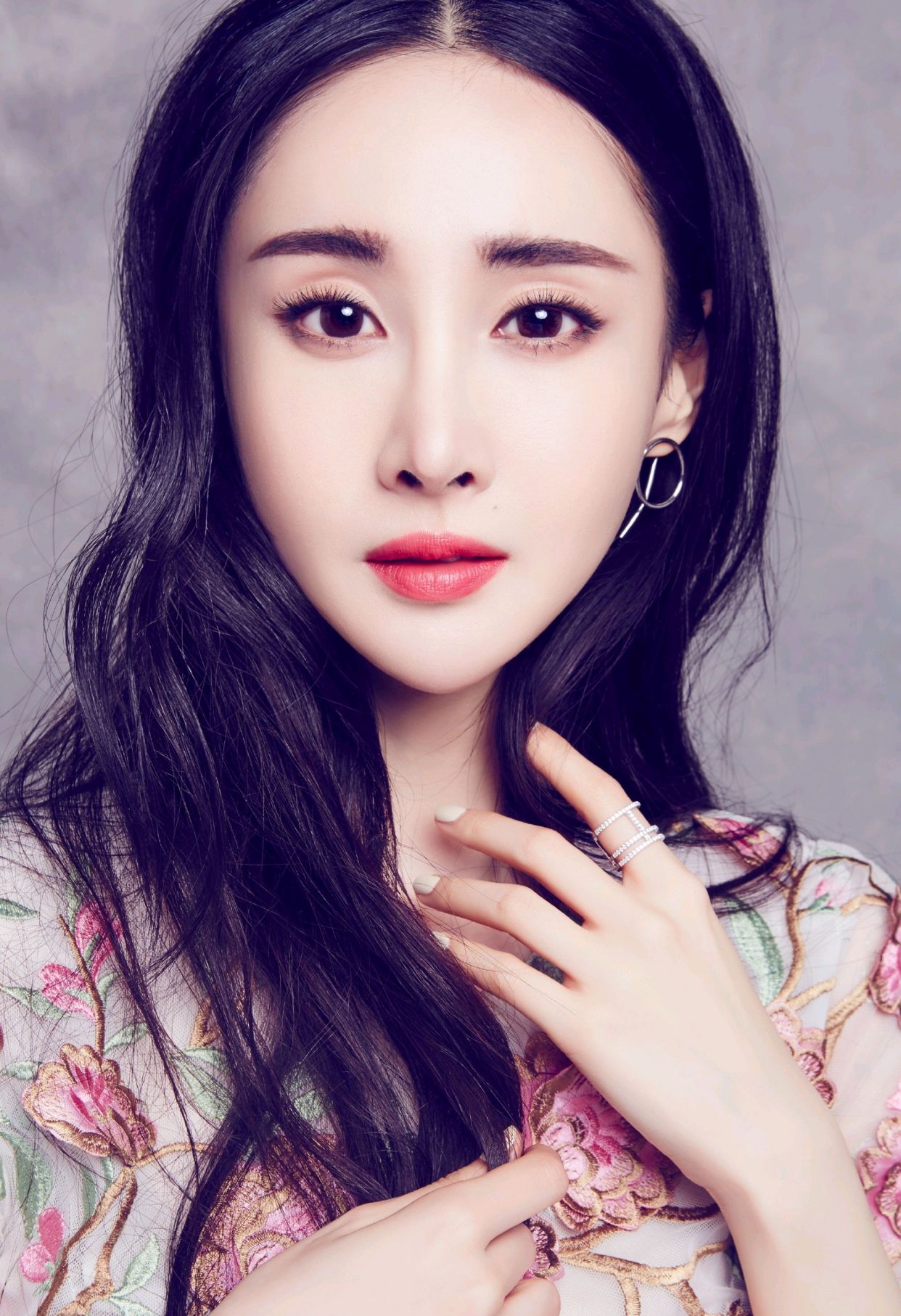 明星写真美图|王若心