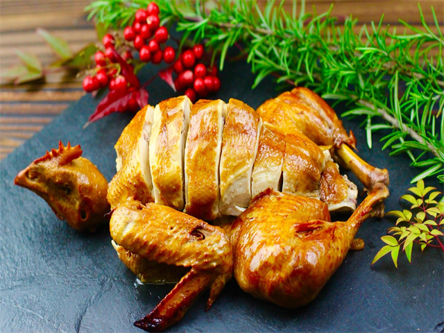 白糖熏鸡的正宗做法,白糖比例一定要用好,要不然齁甜发苦