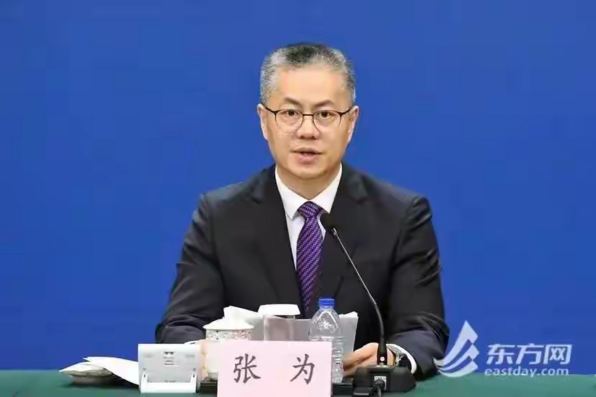 据"上海发布"5月27日消息,中共上海市委决定,张为