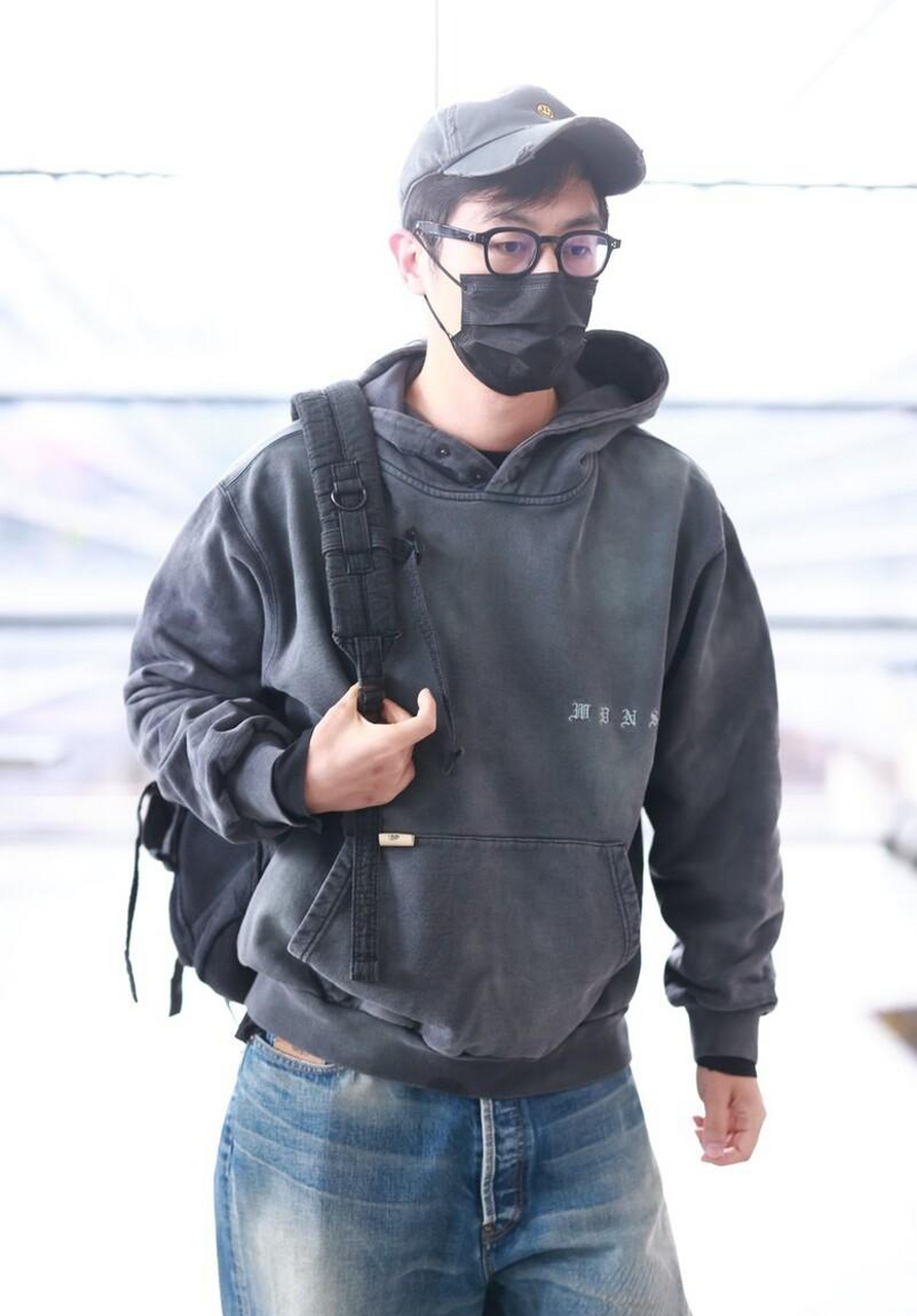 动态创作月# #明星生图大赏# #朱亚文行走的荷尔蒙