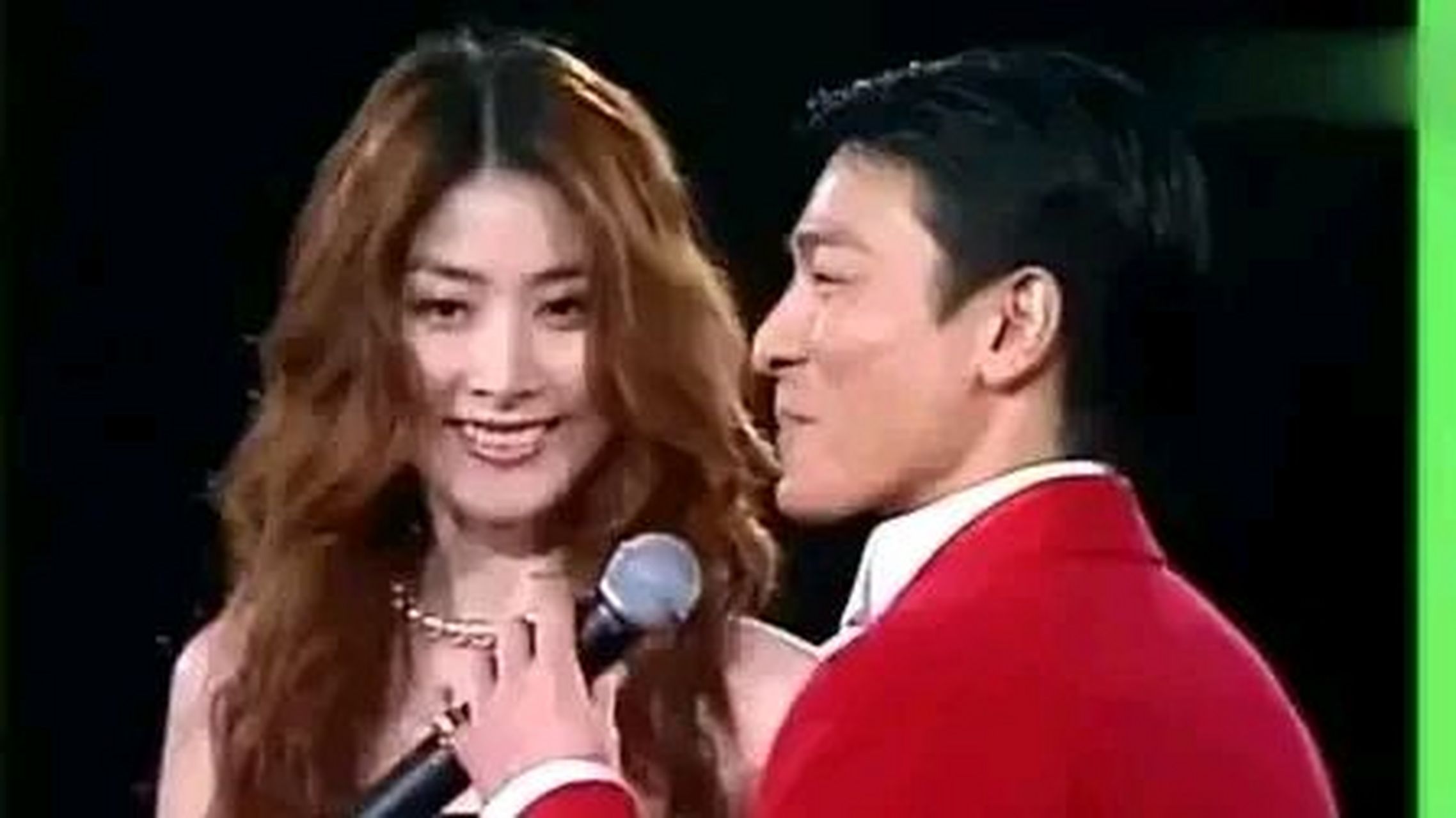 陈慧琳很喜欢刘德华的女儿,她跟华仔商量:"我有两个个儿子,只要你看上