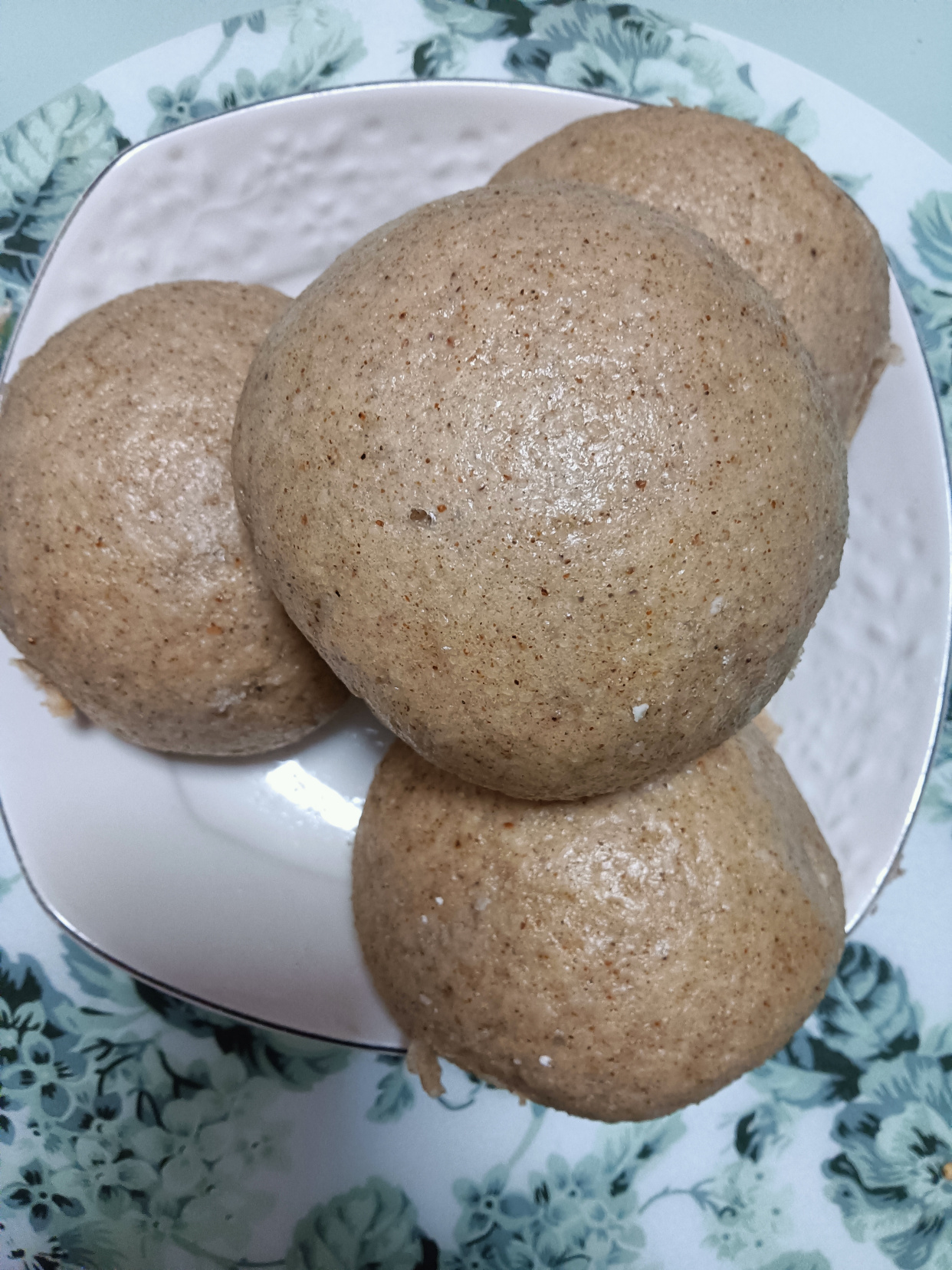 平常人家高粱馒头在飘香