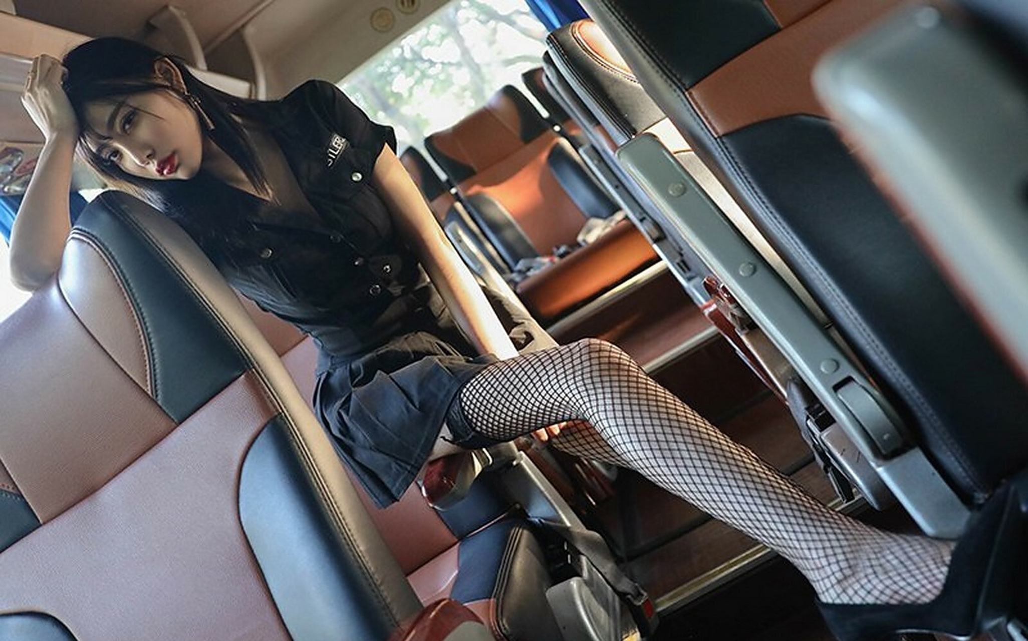 黑丝网袜大长腿