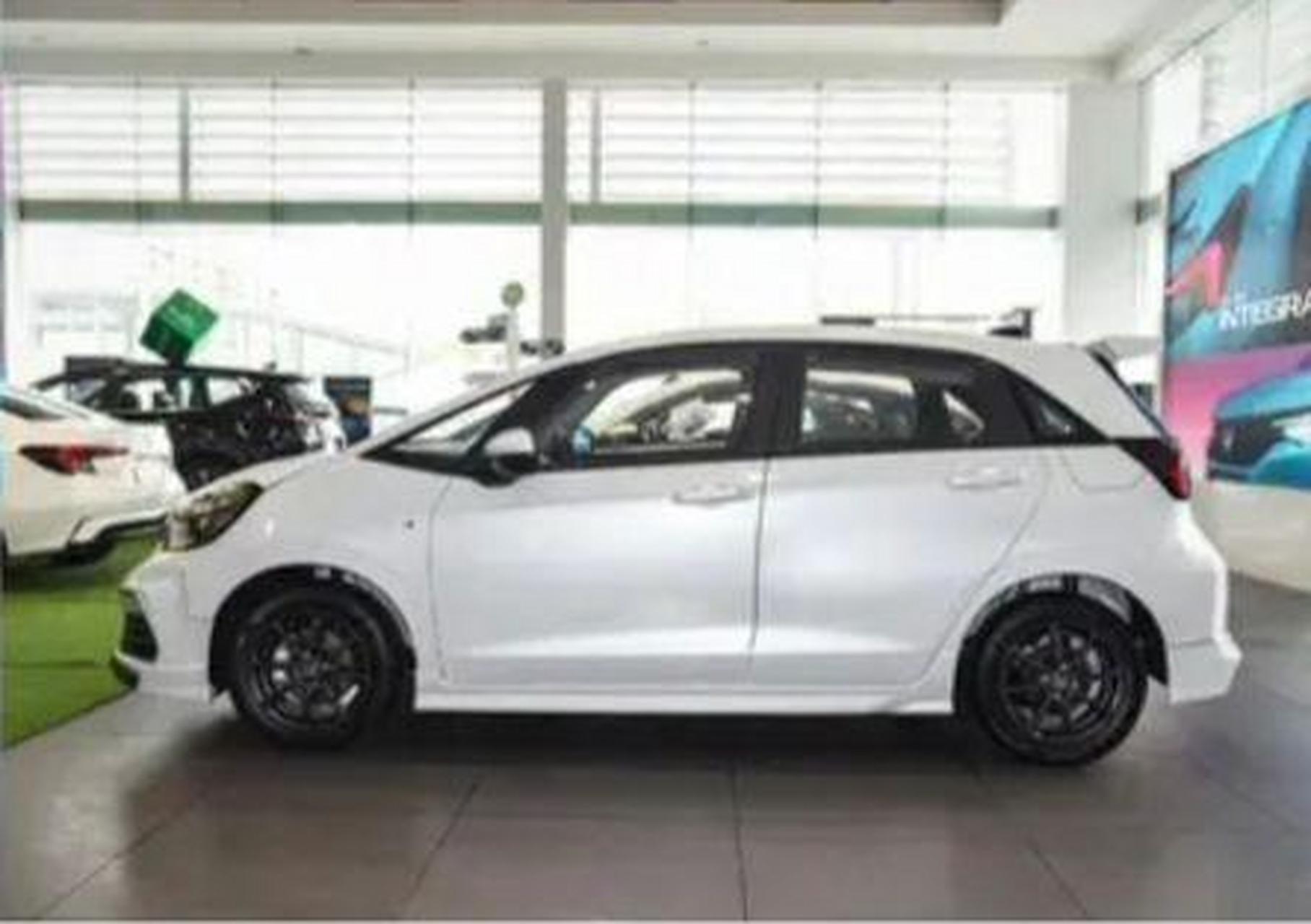 我们都知道,四驱是越野车的标配,四个轮子都是驱动轮,能够为用户