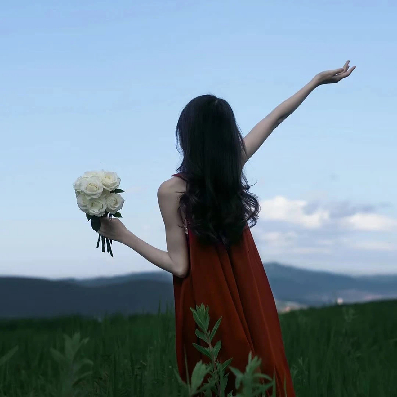 背影不露脸真人女生头像#头像# #优质女生头像# #女生头像# #真人女生