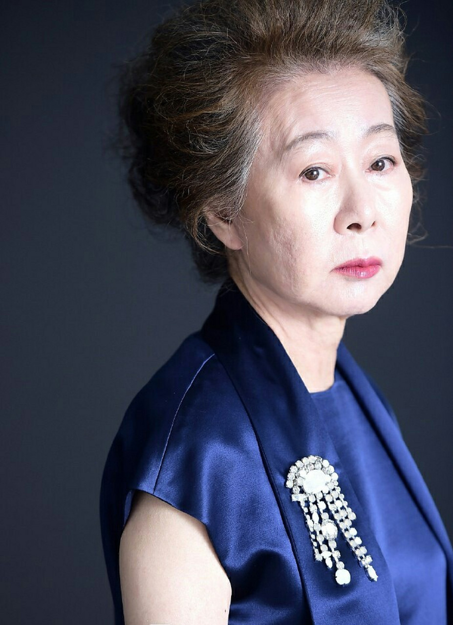 据韩媒,尹汝贞离开hook娱乐,与美国最大的经纪公司之一caa签约,将