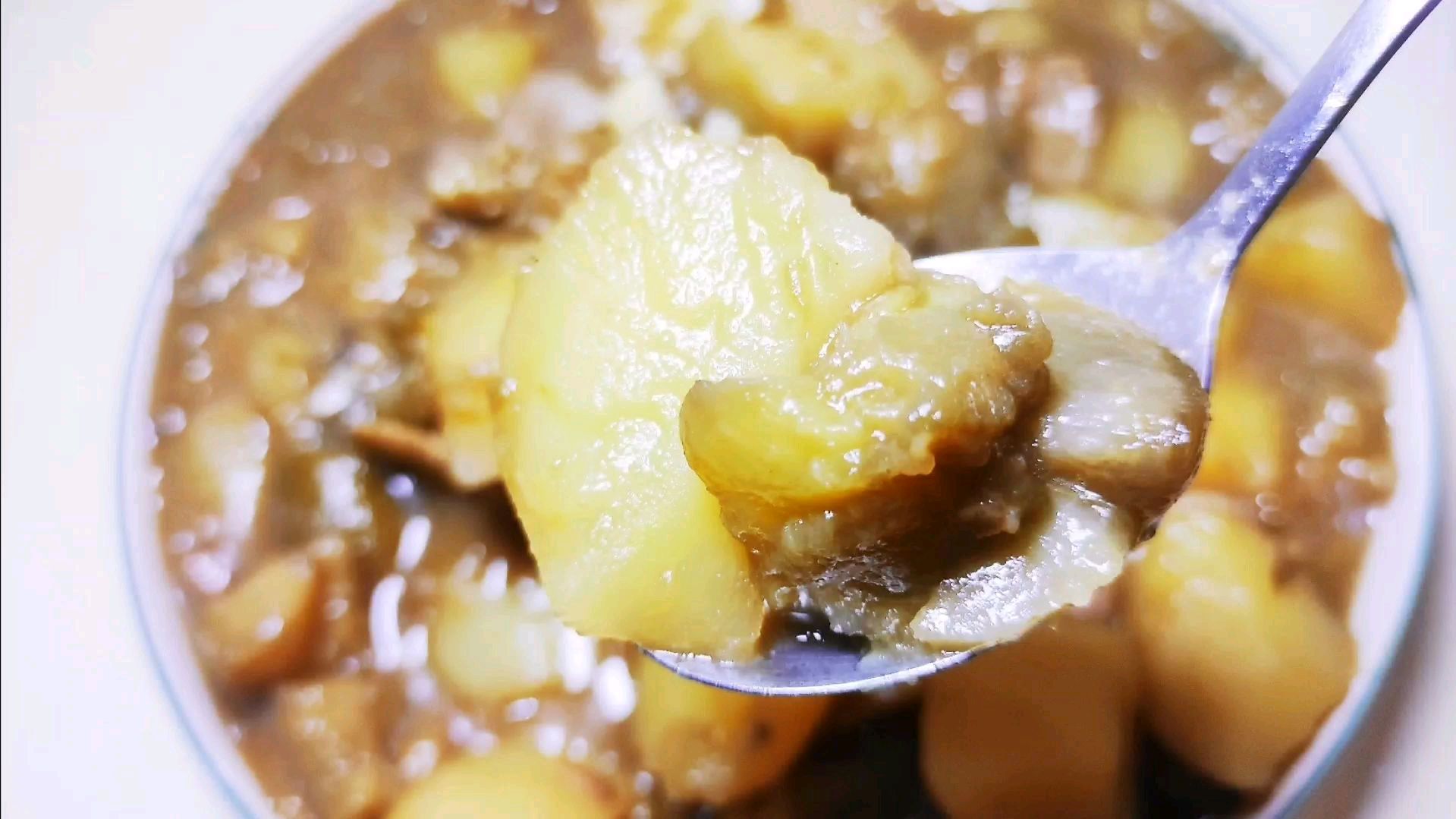 茄子炖土豆,要做好吃有窍门,茄子不黑不涩还入味