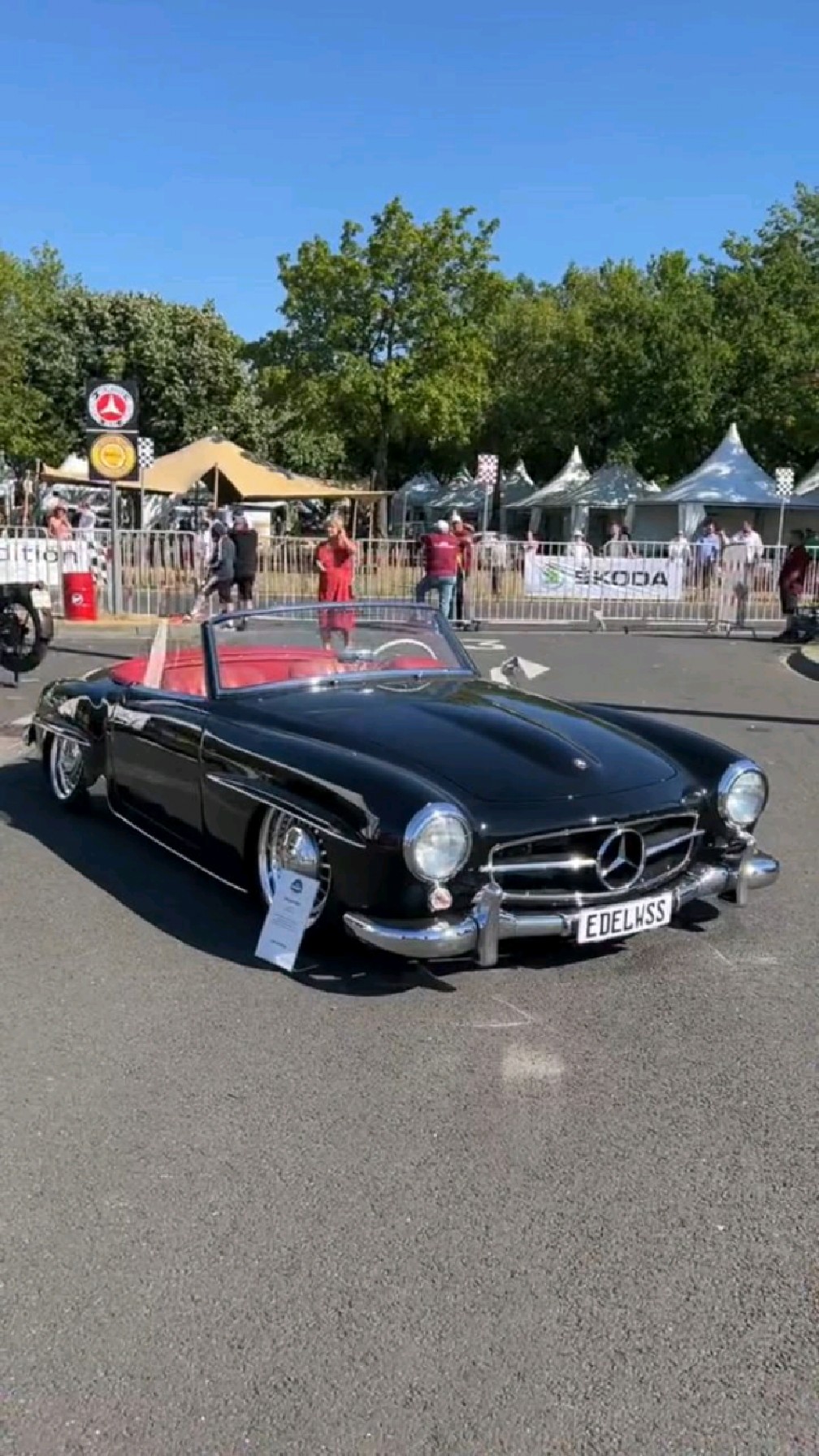 50年代的豪华敞篷跑车 梅赛德斯-奔驰 190 sl-度小视