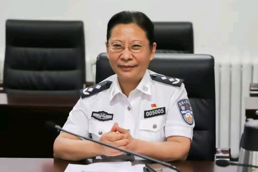 河南警察学院院长图片