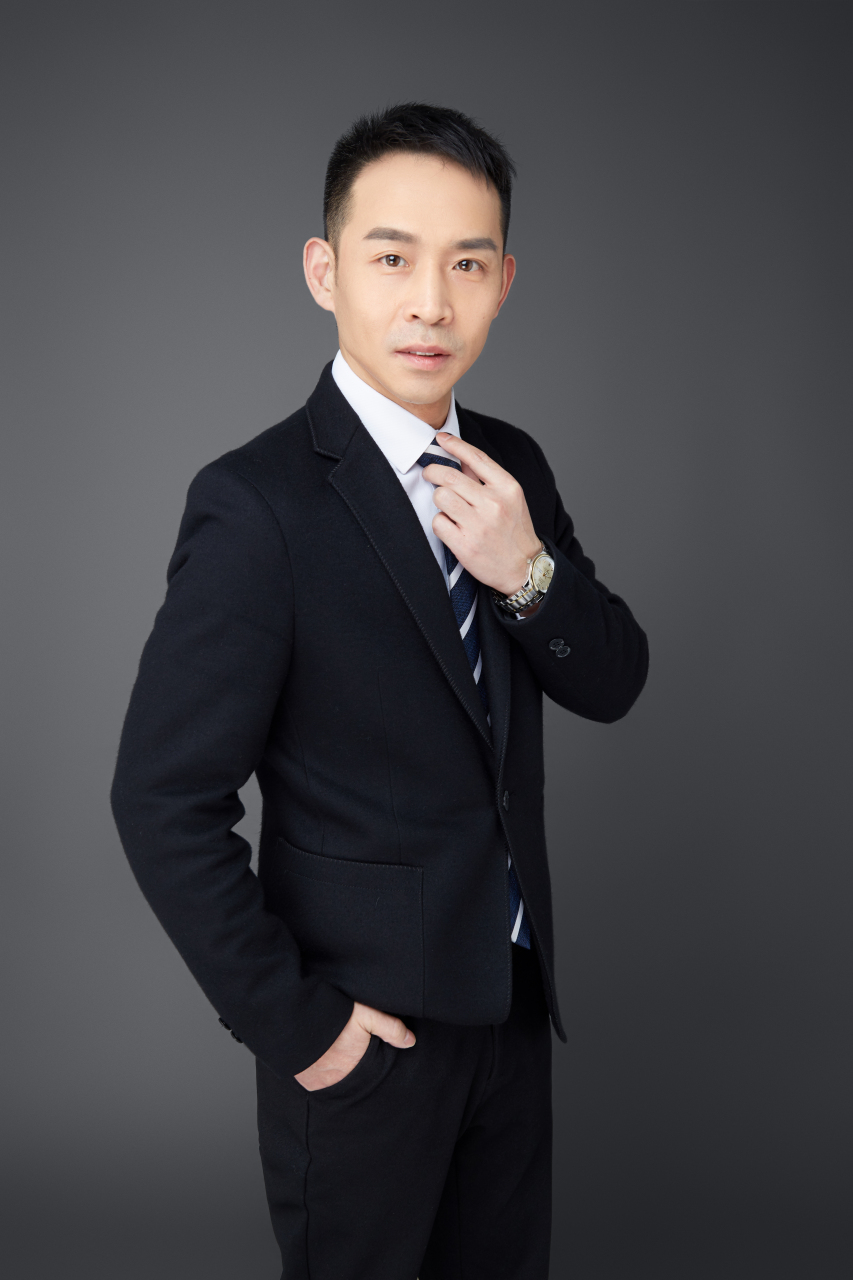 四十岁后的该有的样子  男人必须的气质: 1,慢.