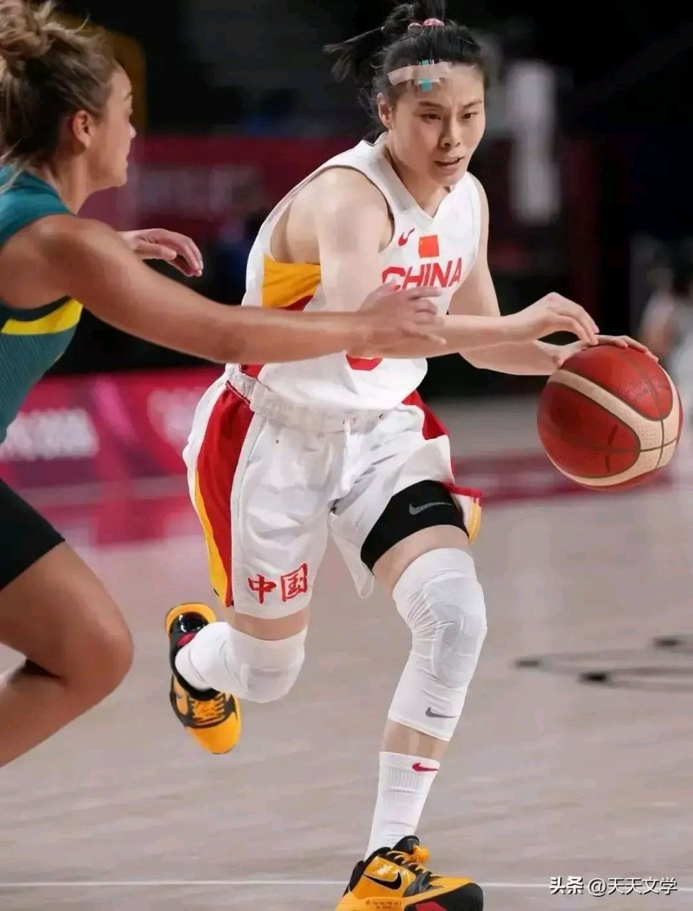 王思雨icon,女篮的美女球员,身高175cm,体重60kg,拥有漂亮的面容,标准