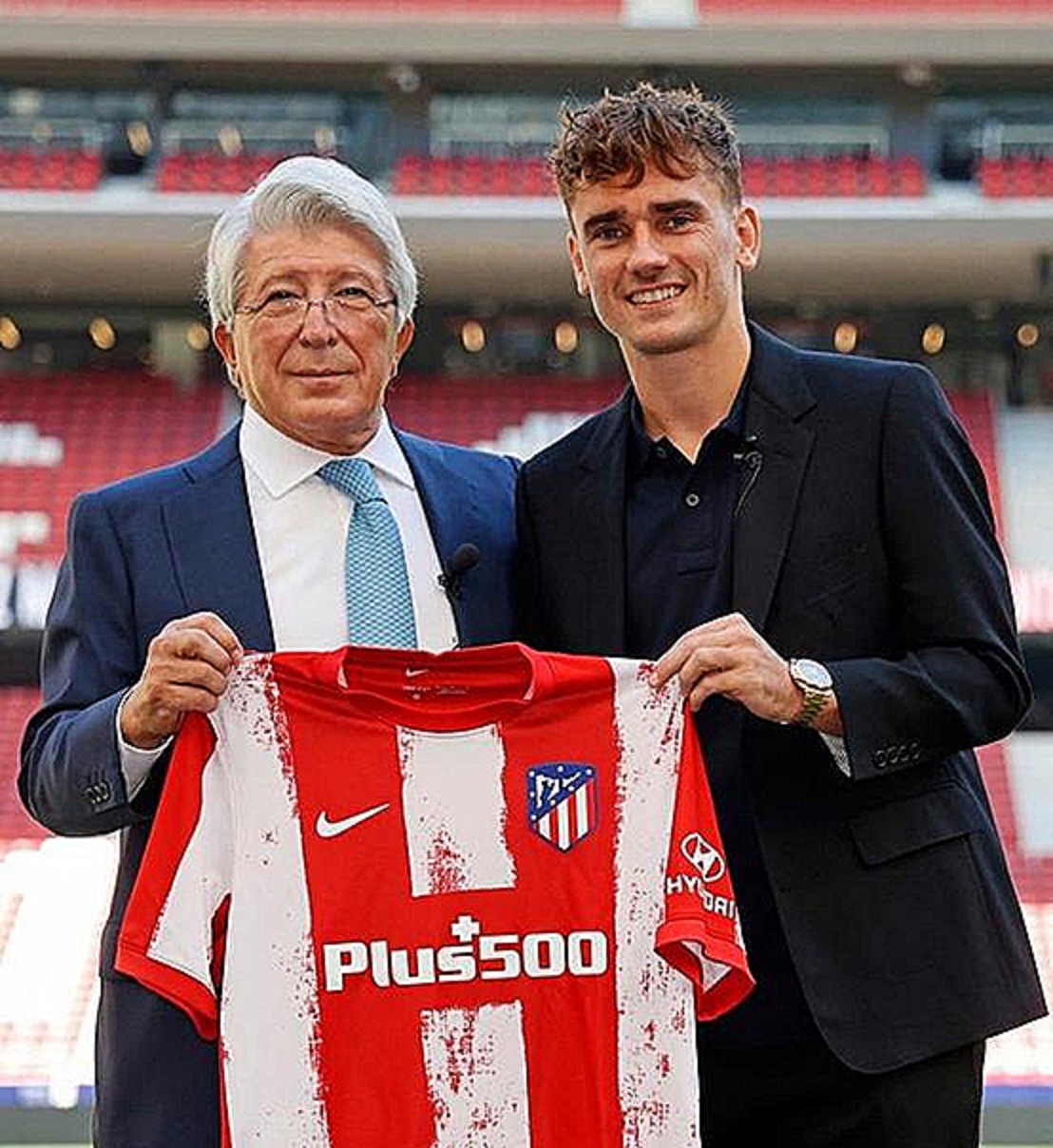 你要的追风少年回归!格子一袭短发回马竞,巴萨球迷:被演了