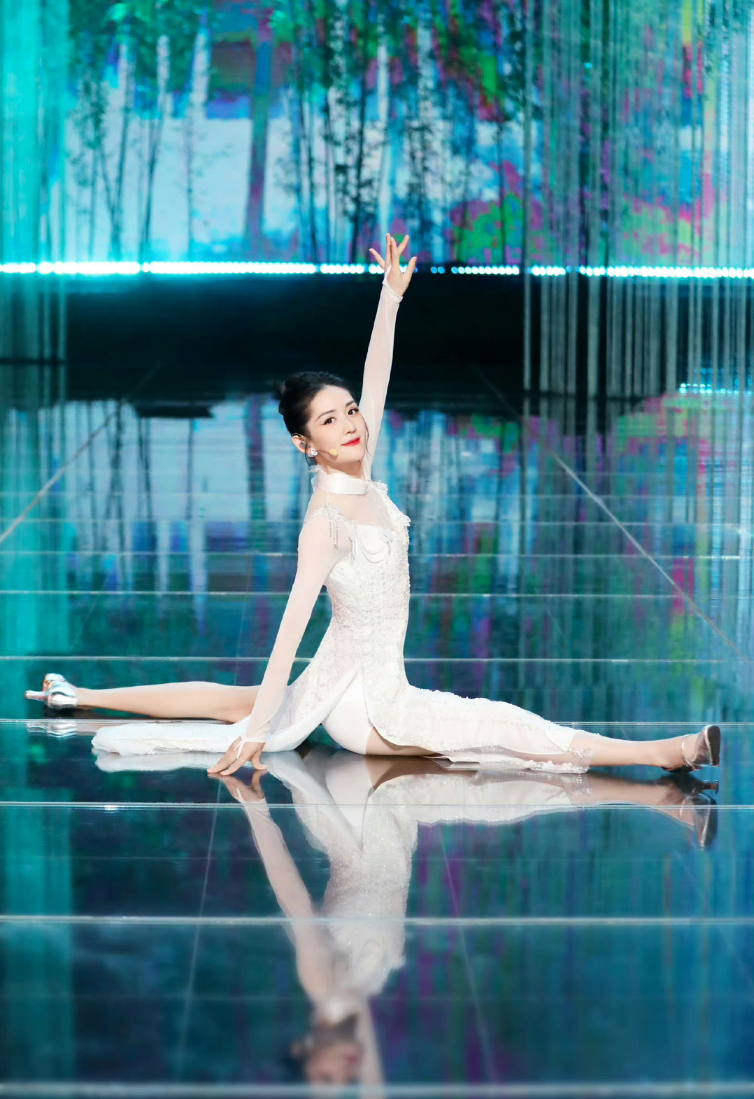 谢娜传闻再次备孕,疑似怀三胎,并以平底鞋舞动身姿!