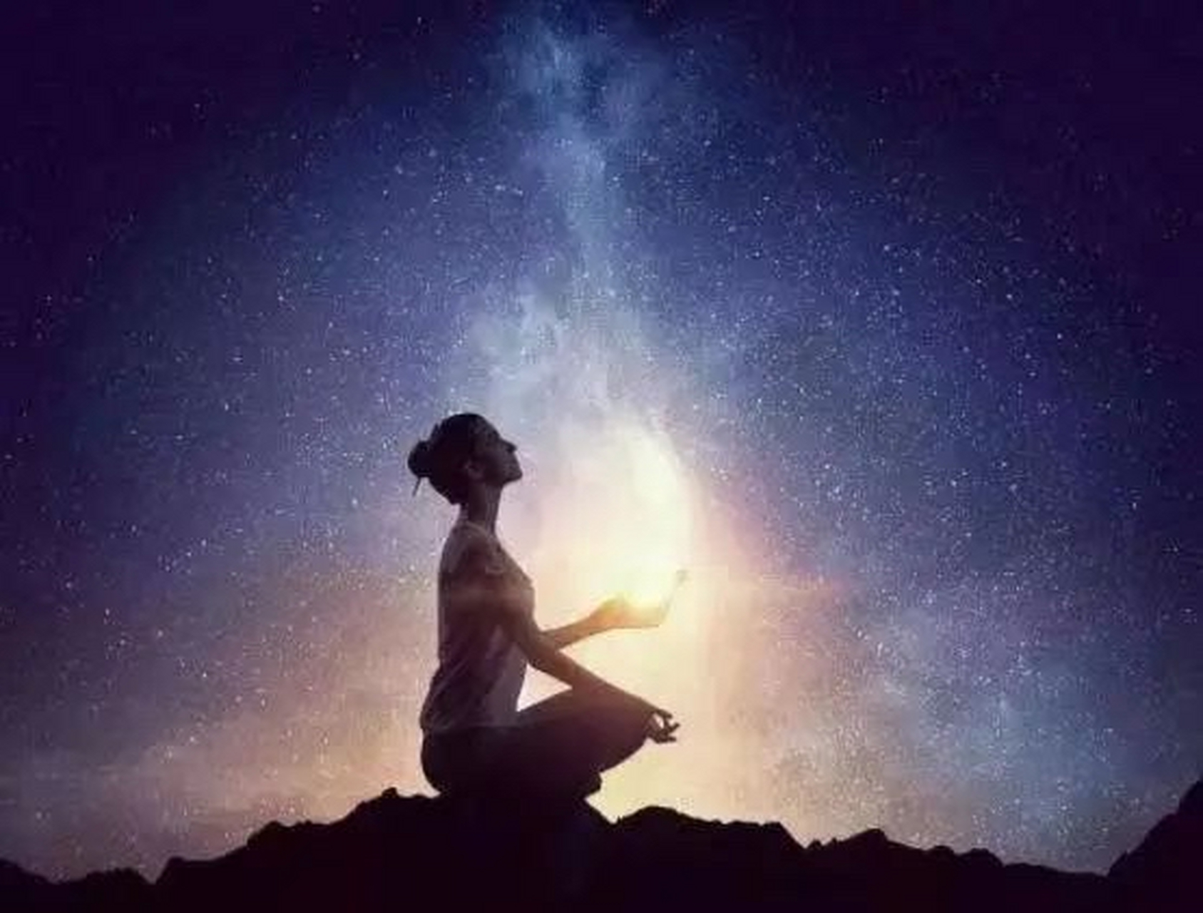 晨起感恩词  感恩天地滋养万物;感恩国家培养护佑;感恩父母养育之恩