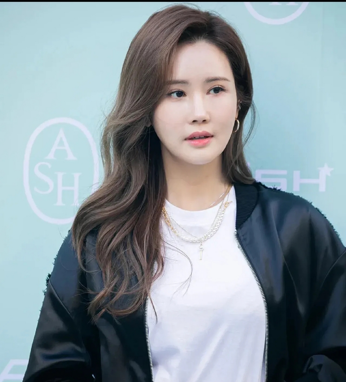 娱乐最前沿# 曾经的韩剧女神李多海,最近脸又又又又变了,这次彻底