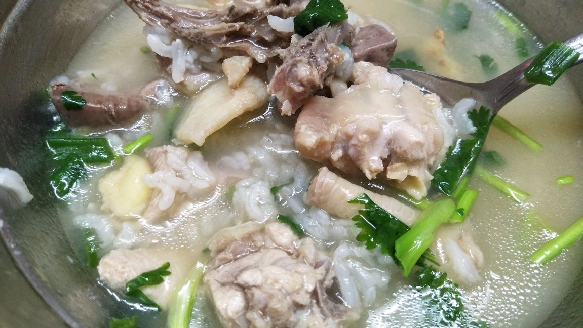 暖心又美味的“滑鸡粥”,营养丰富口感丝滑,小孩能喝一大碗