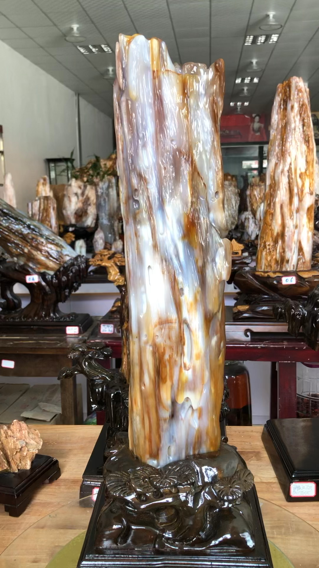 树化玉摆件.树的化石,树之舍利总高64厘米,客厅摆件