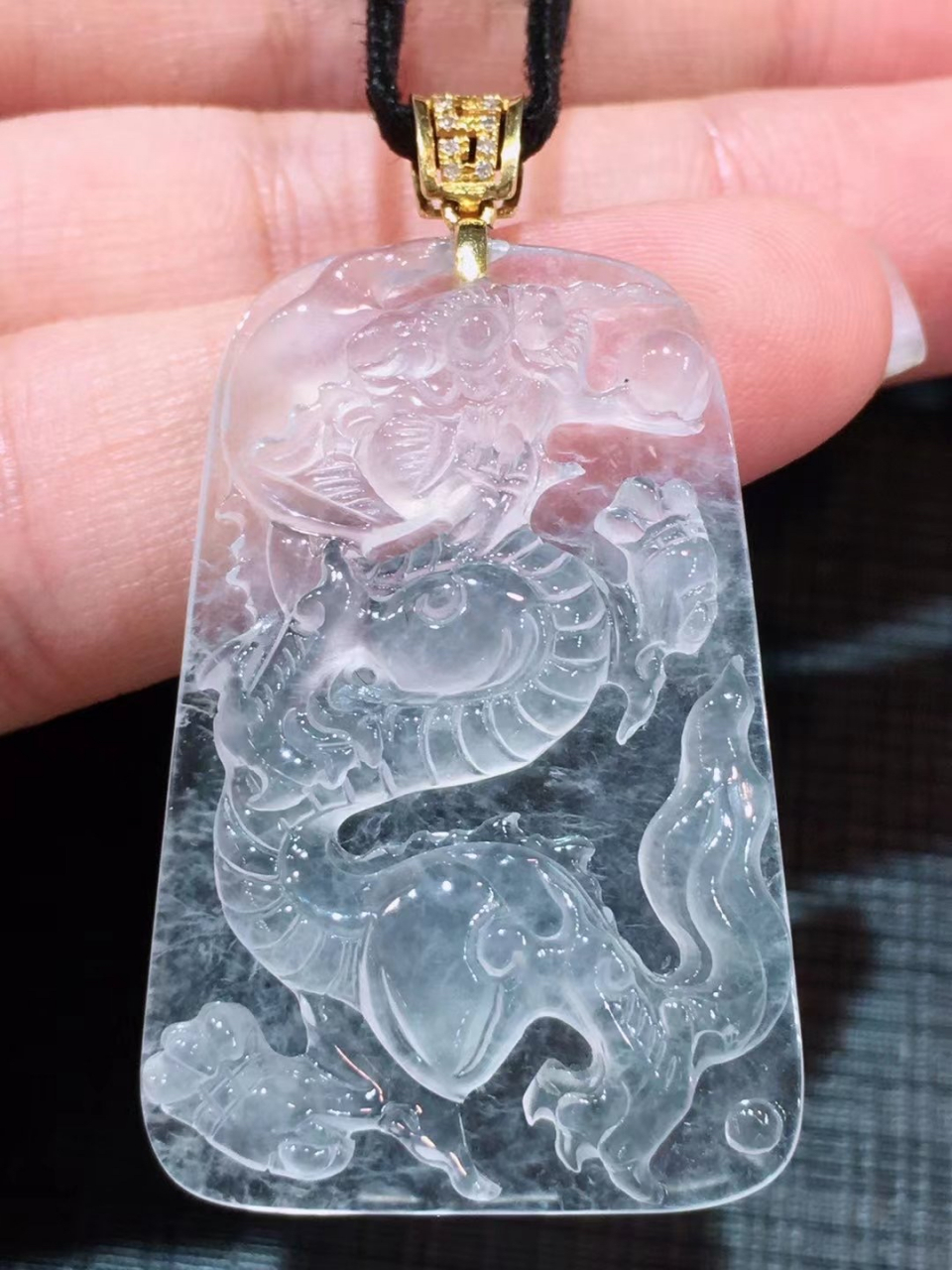 高冰龙牌吊坠  完美大气#翡翠# #文玩