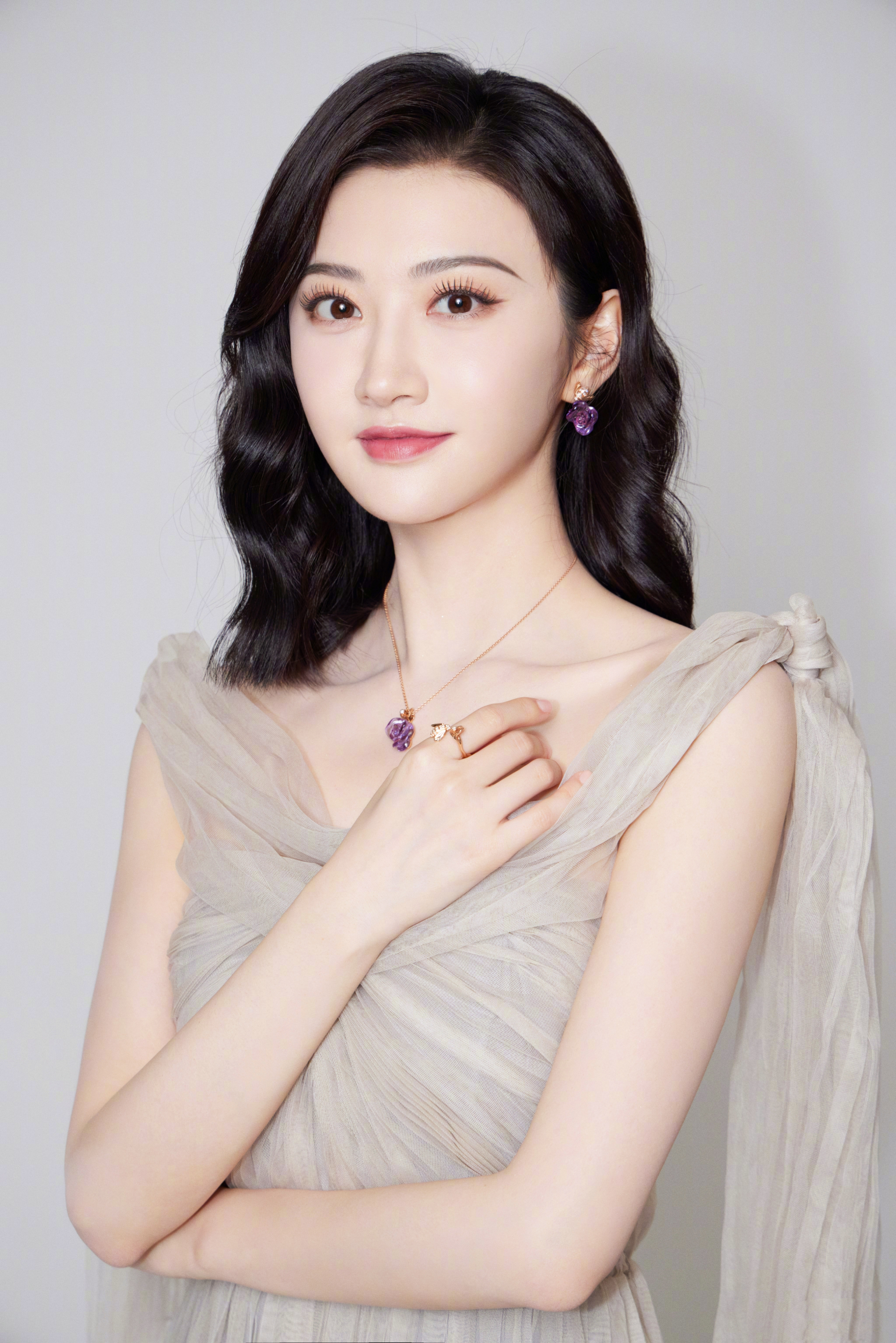 景甜永远都是那么白