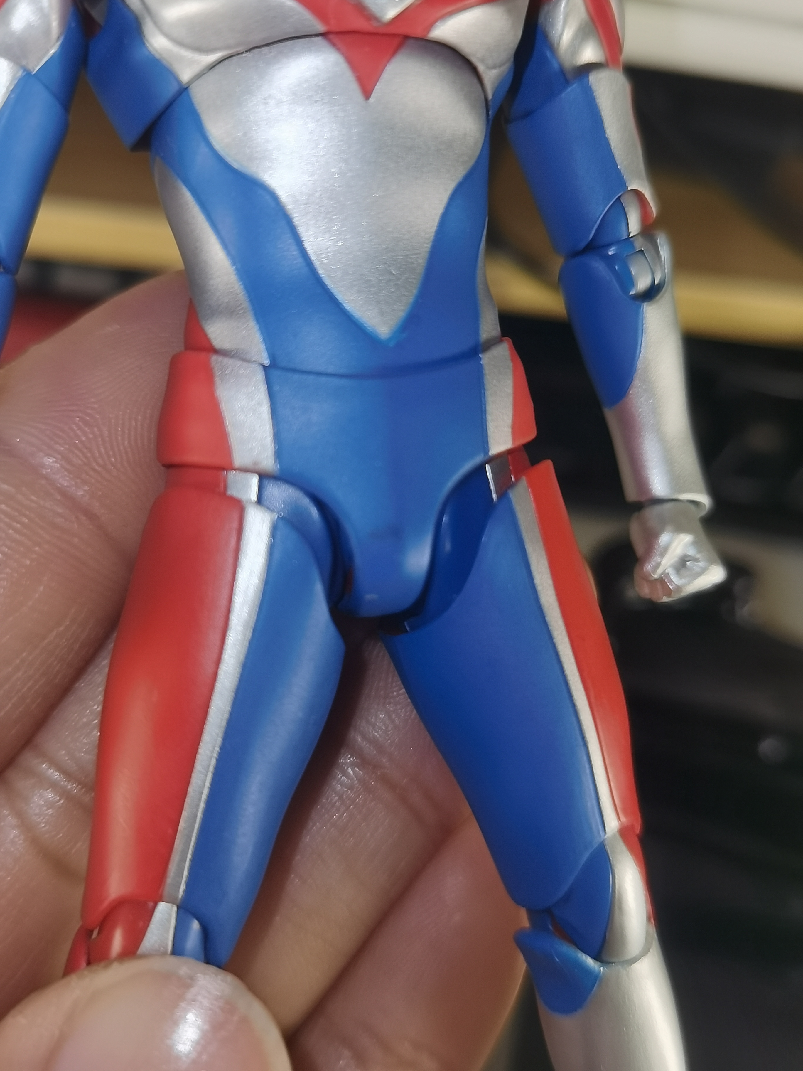 真骨雕戴拿奥特曼开箱,这裤裆咋还脏了?