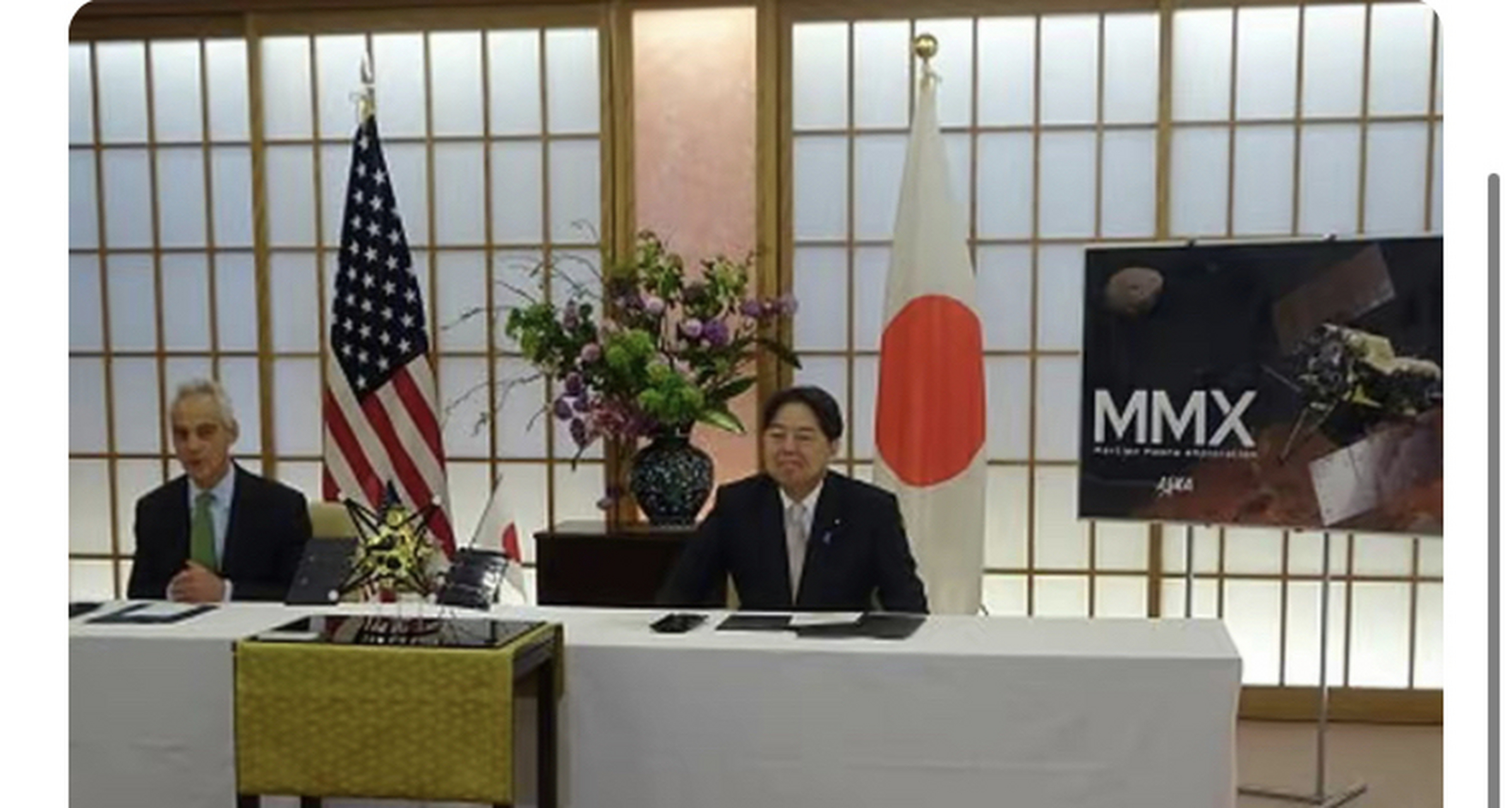 近日美国驻日本大使拉姆·伊曼纽尔说:"中国在航天开发领域没有朋友或