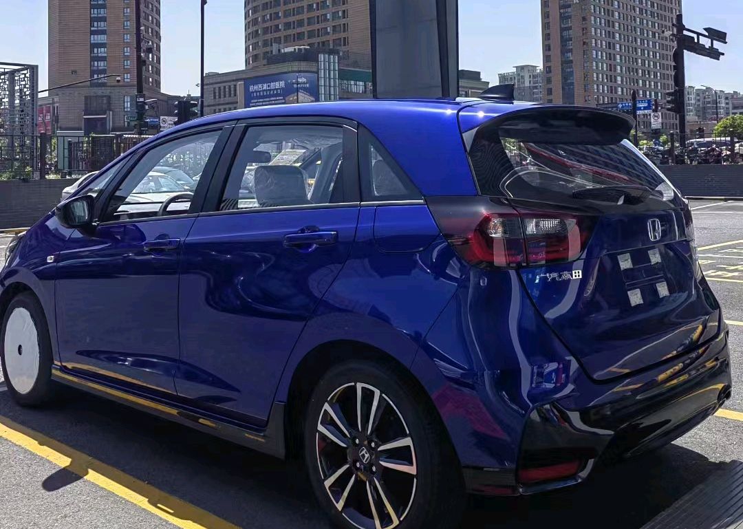 2023本田飞度顶配版实拍,落地超12万,依旧是小型车"空间冠军"