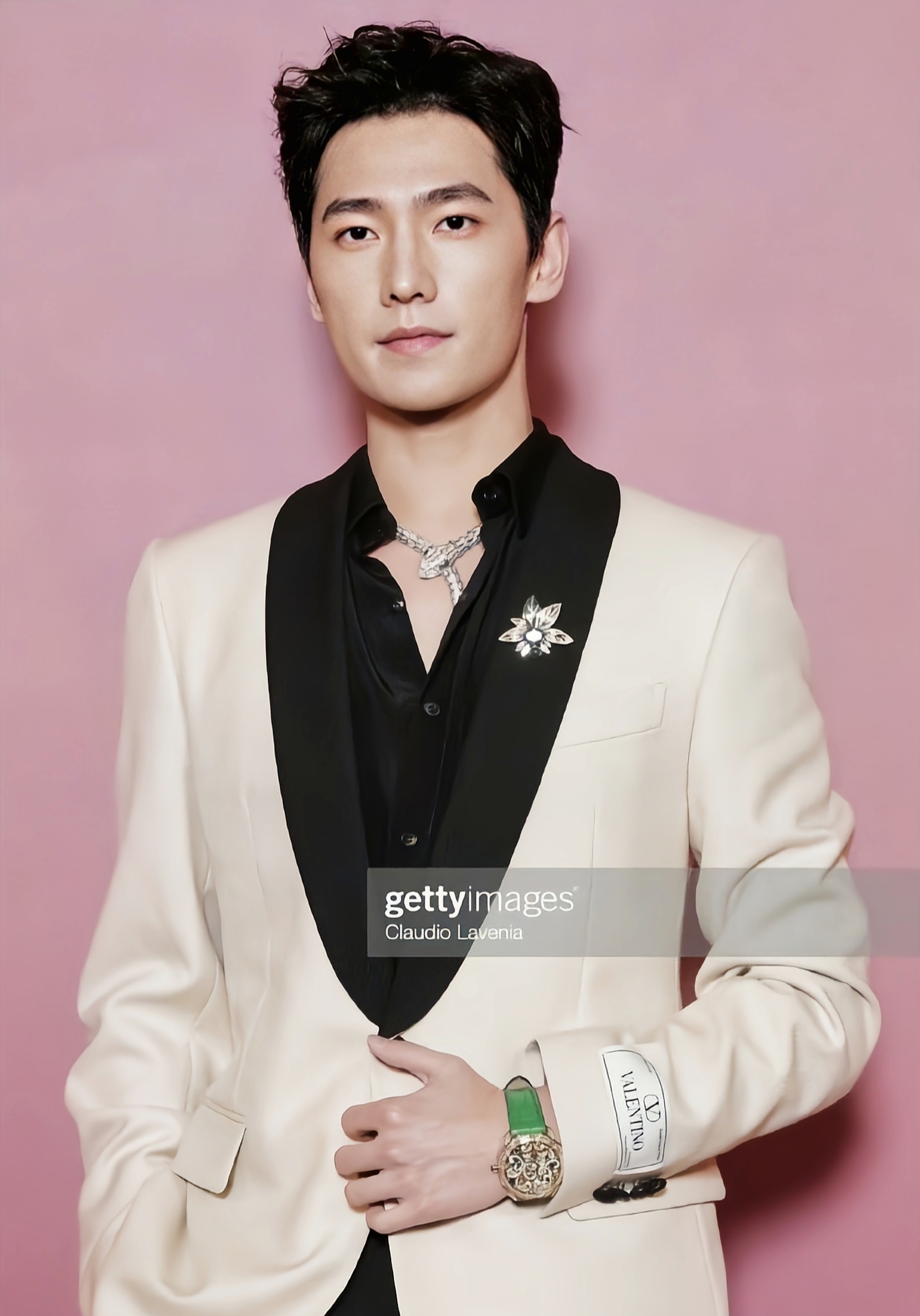杨洋刘亦菲威尼斯线下活动同框,梦回夜华白浅啊