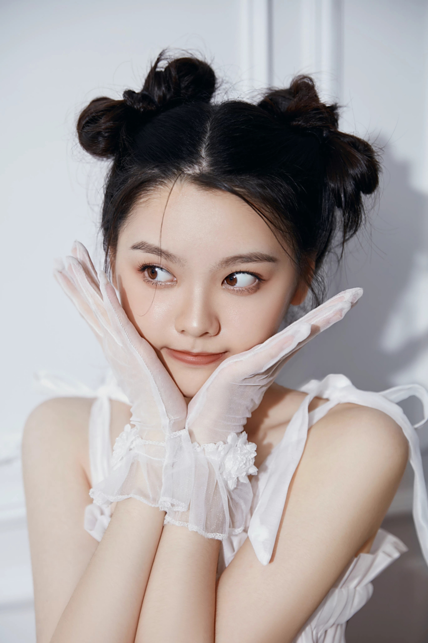 双丫髻美少女～吴甜甜