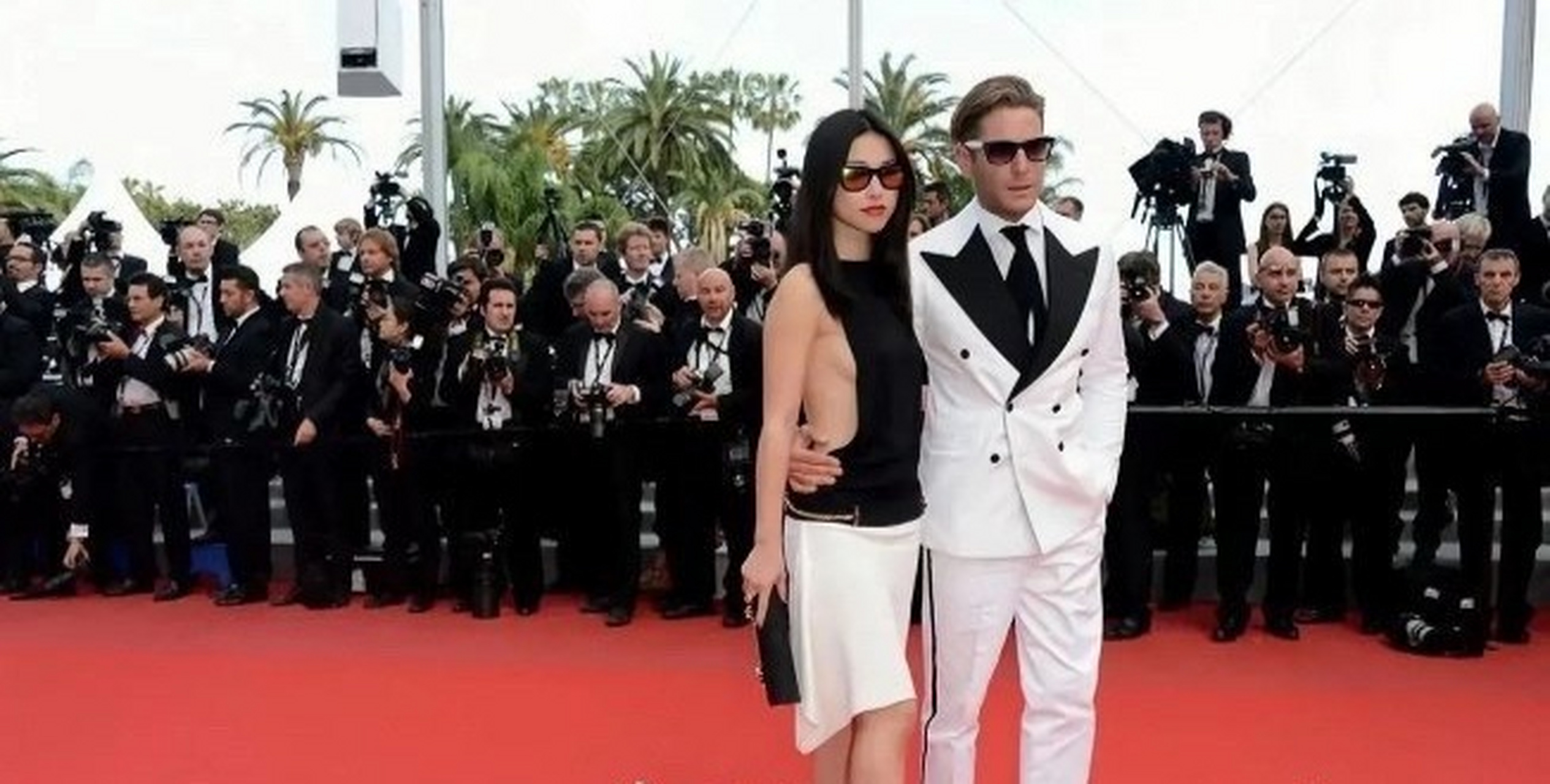 朱珠什么背景?前男友,都是法拉利总裁这种级别的!