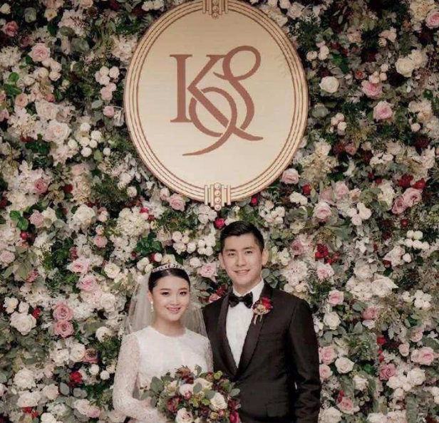 富力长公主李嘉颖和父亲生活形成巨大反差,父亲濒临破产