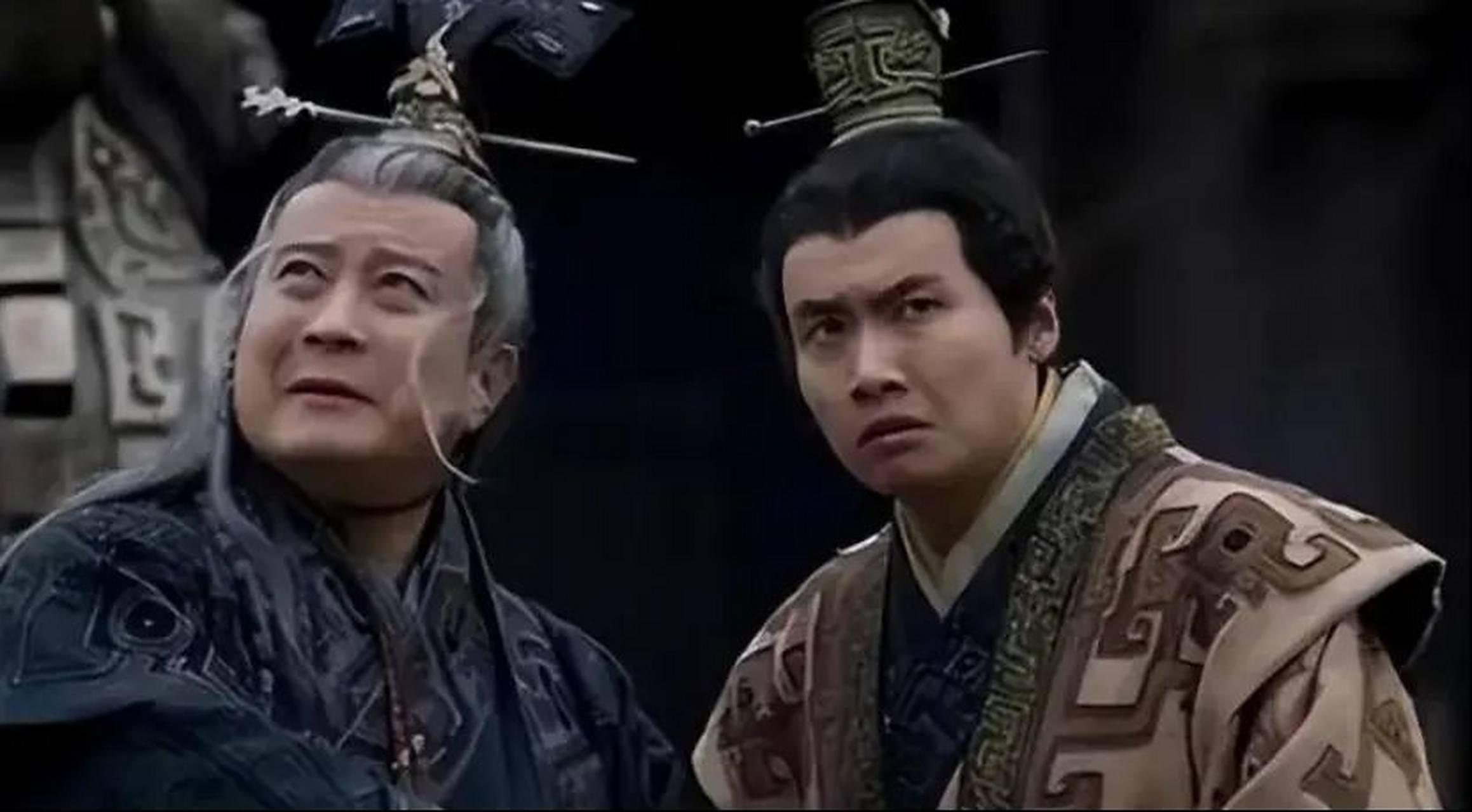 子婴斋戒了五天,和他的两个儿子密谋说:"赵高杀了秦二世,害怕群臣诛杀