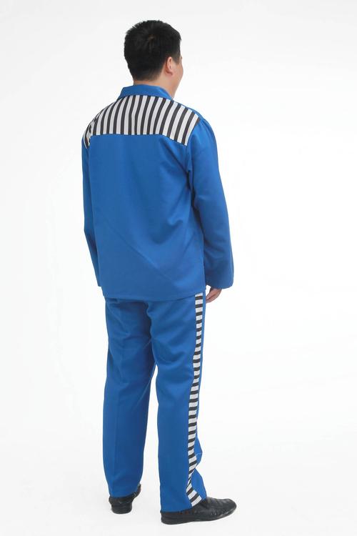 在监狱里,服刑人员的衣食住行——衣