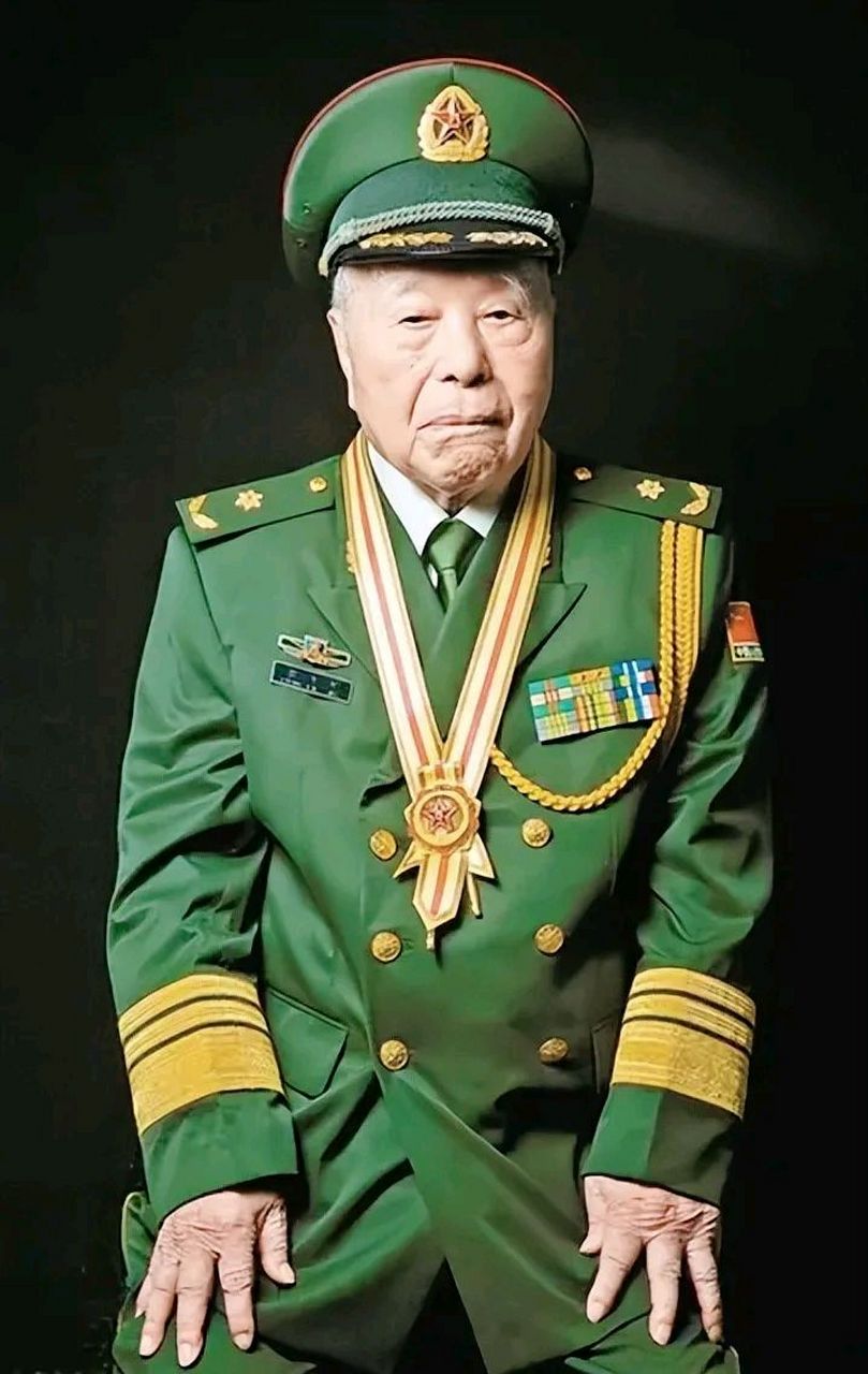 请您为伟大的科学家程开甲院士点个赞,核司令,一生为国铸盾!